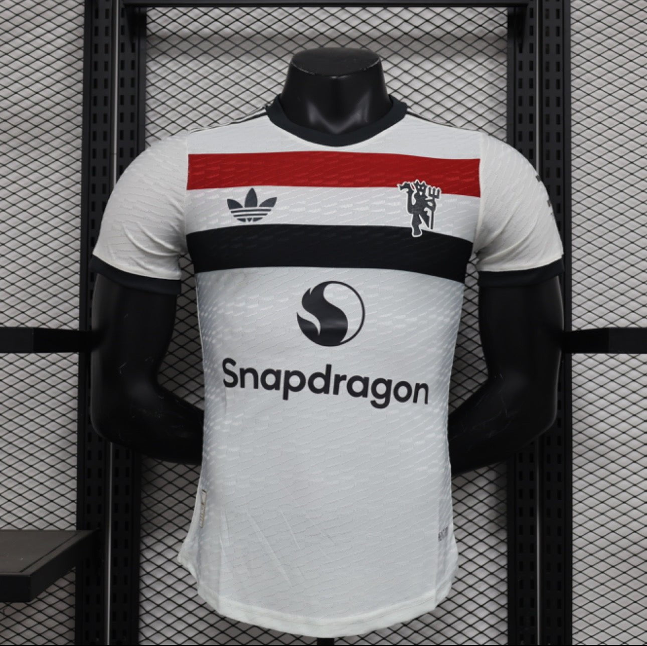 Manchester United Third jersey 24-25 - Secteur Sport